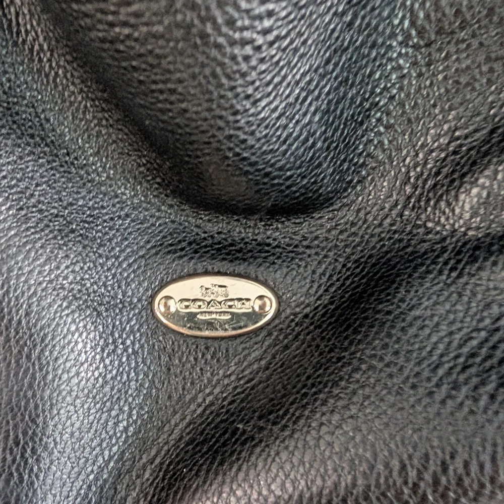 Coach Black Pebbled Leather Women's Bag - Picture 4 of 9